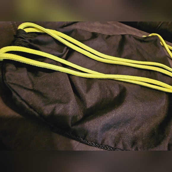 ADIDAS drawstring backpack - Picture 2 of 8